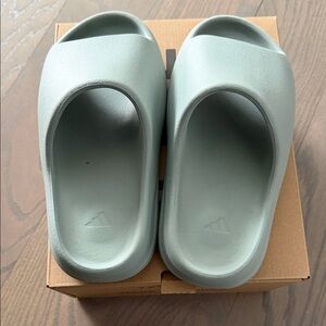 Adidas Yeezy slides